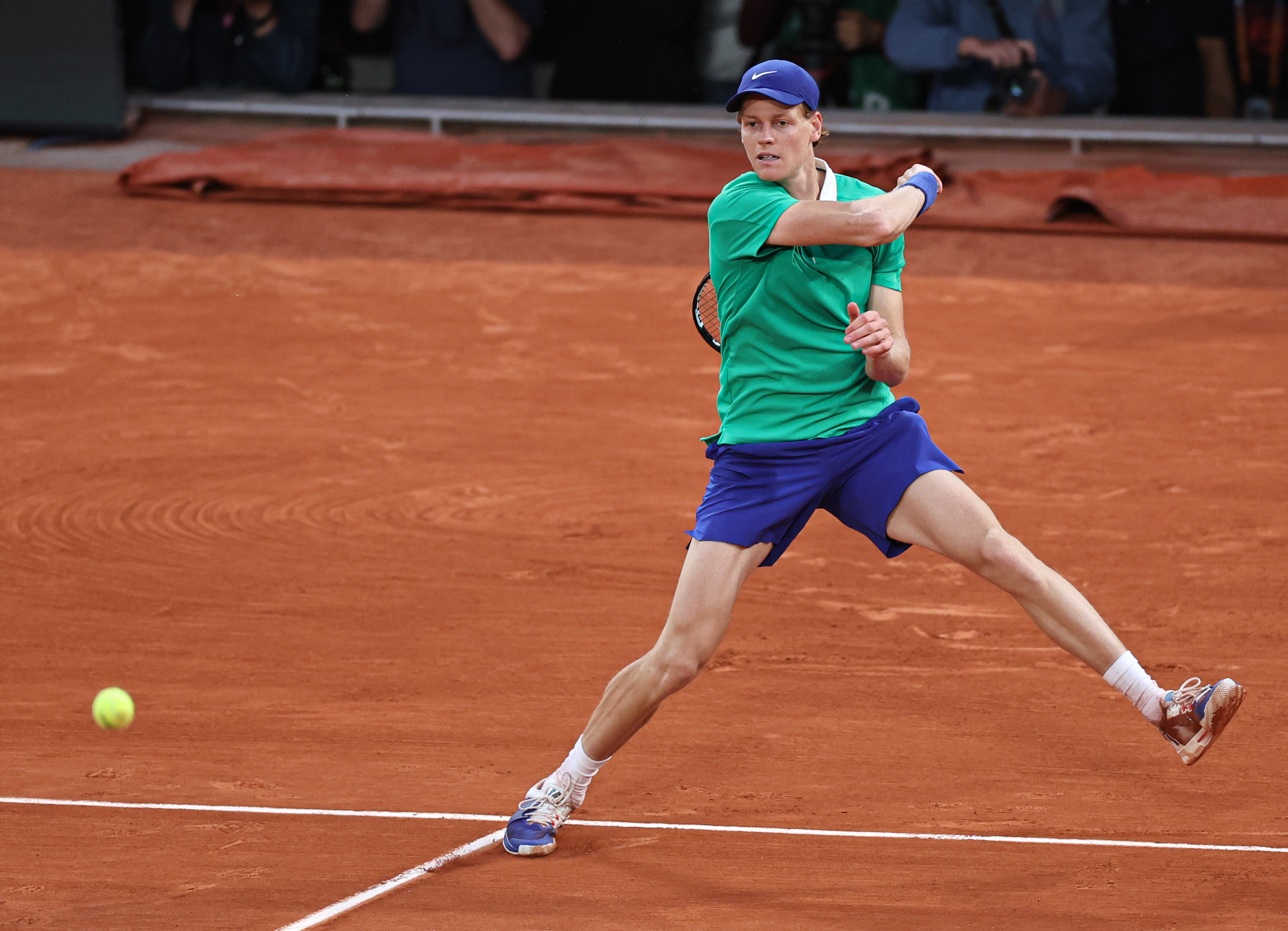 ATP总决赛轻取法网，辛纳统治全场